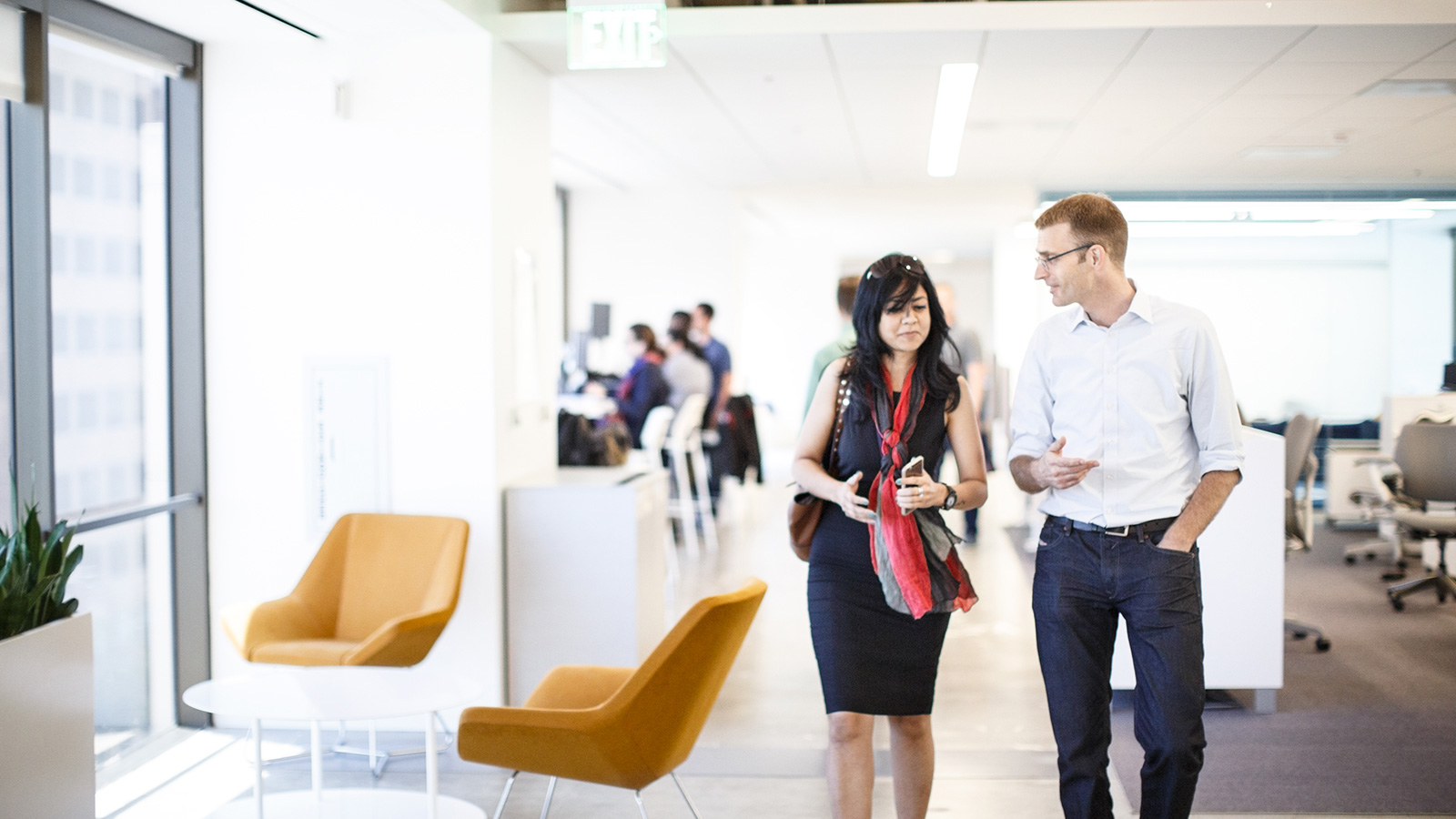 coworkers-walking-1600x900