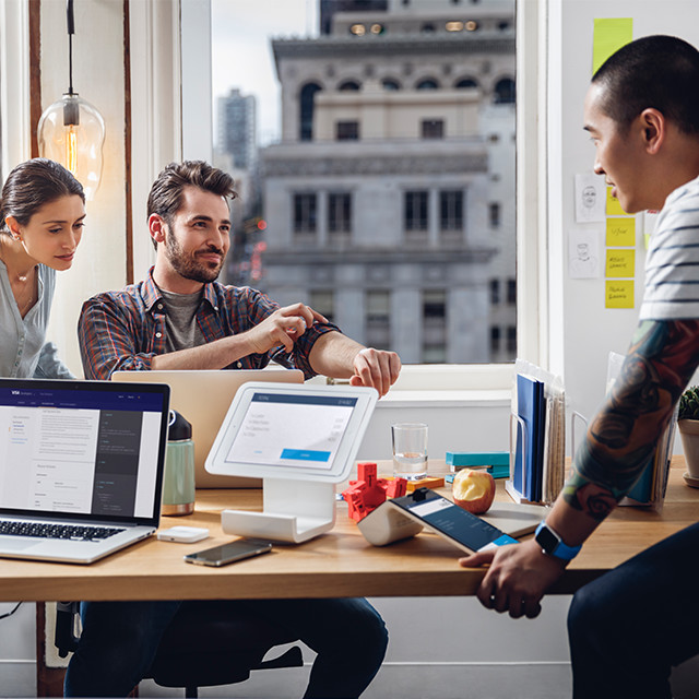 បុគ្គលិកនៅក្នុងកន្លែងប្រជុំ